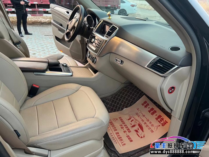 13年奔驰ML轿车抵押车出售