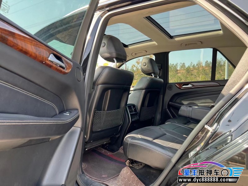 14年奔驰ML轿车抵押车出售