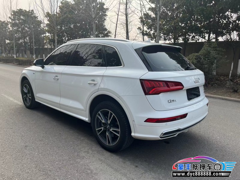 21年奥迪Q5轿车抵押车出售