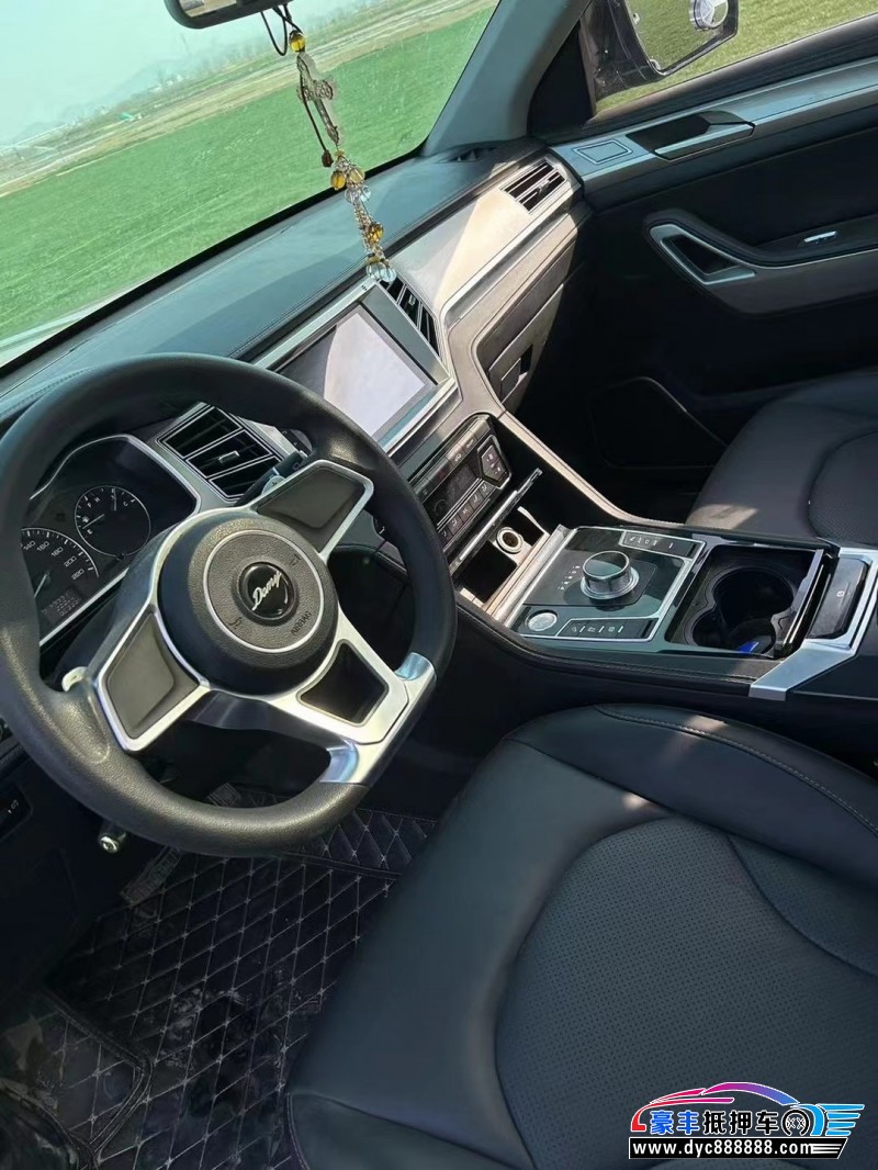 18年众泰大迈X7轿车抵押车出售