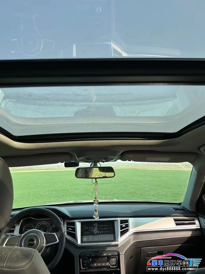 18年众泰大迈X7轿车抵押车出售