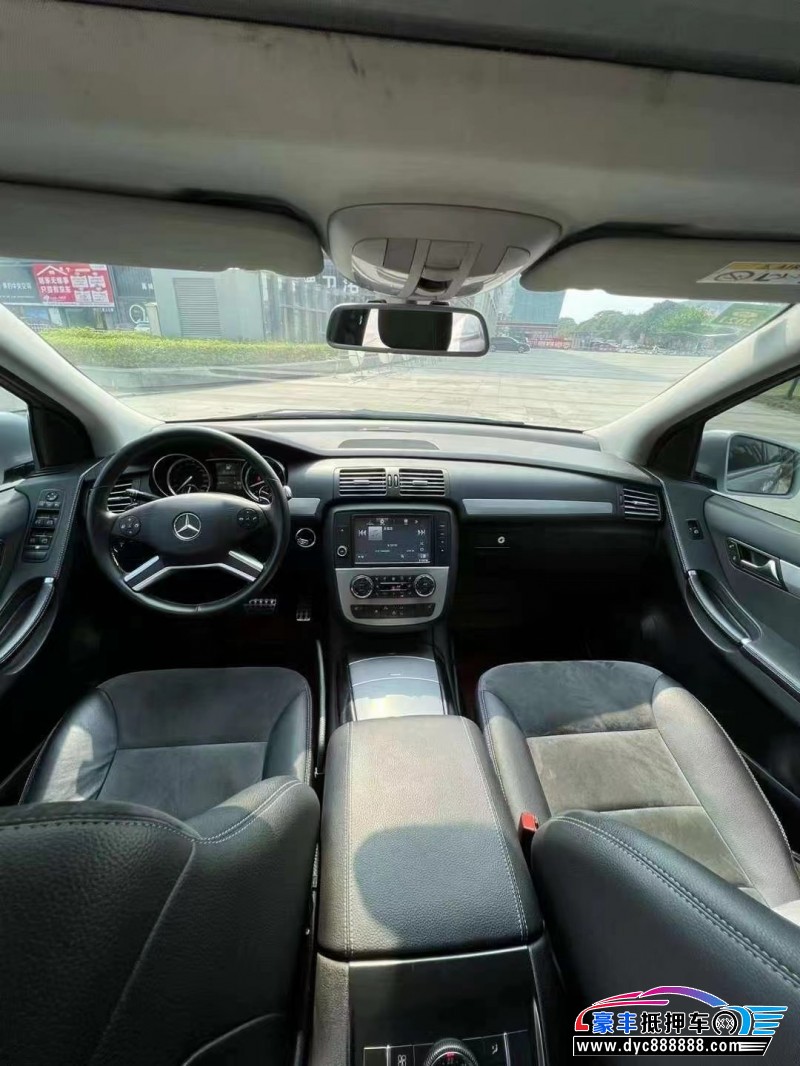 14年奔驰R级轿车抵押车出售