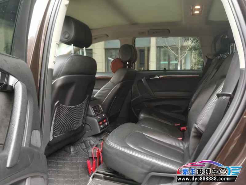 12年奥迪Q7轿车抵押车出售