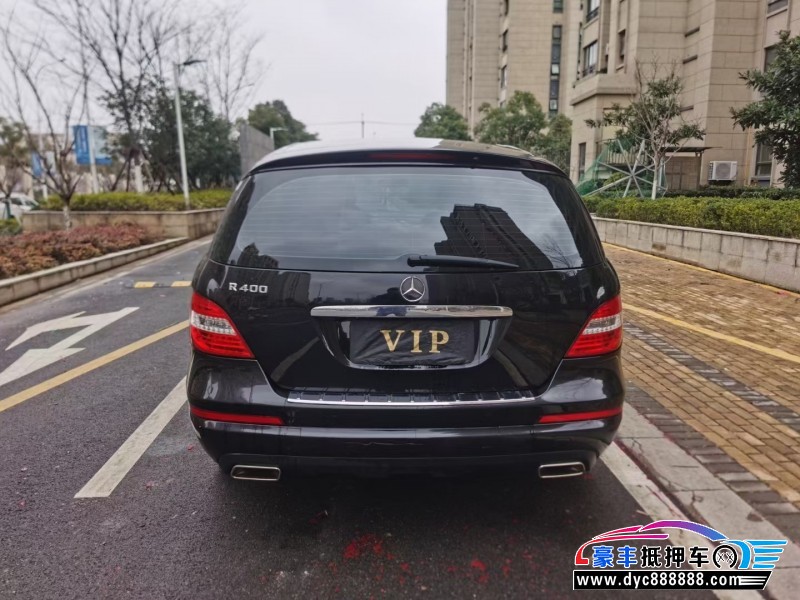 15年奔驰R级轿车抵押车出售