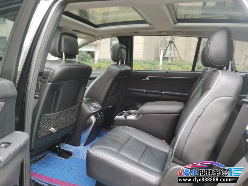 15年奔驰R级轿车抵押车出售