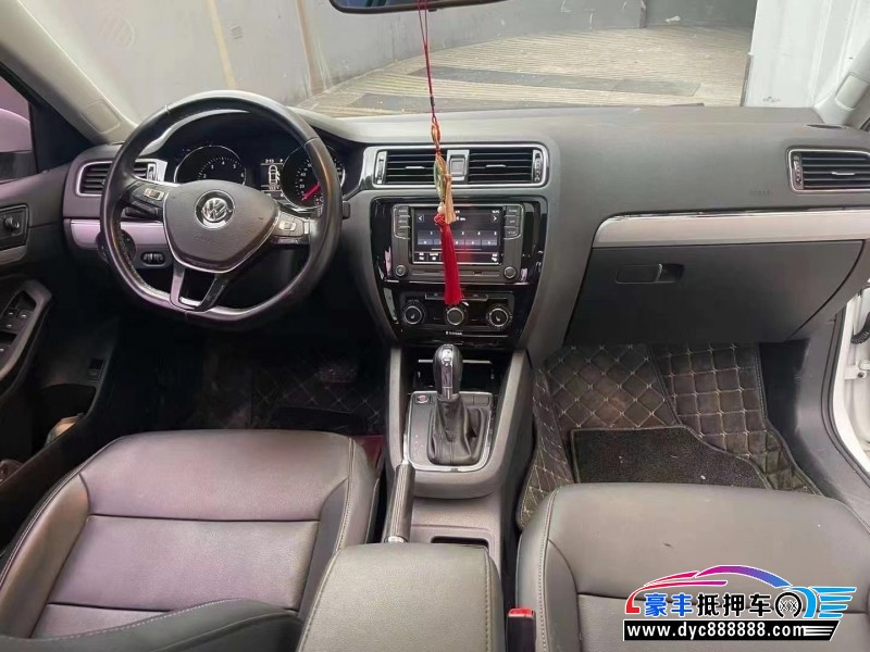 17年大众速腾轿车抵押车出售