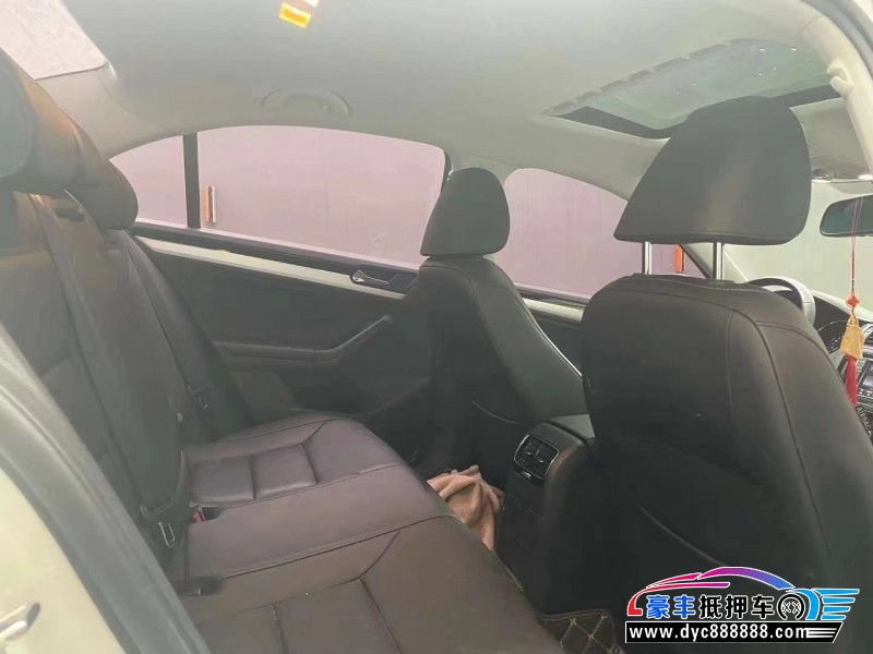 17年大众速腾轿车抵押车出售