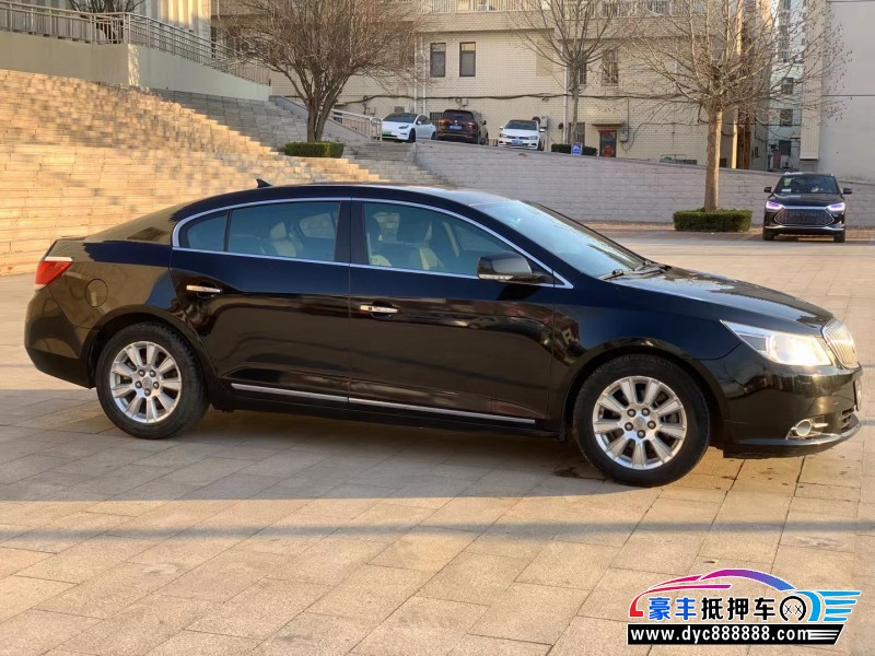 11年别克君越轿车抵押车出售