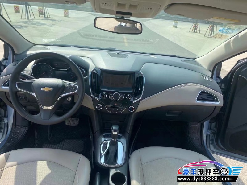 15年雪佛兰科鲁兹轿车抵押车出售