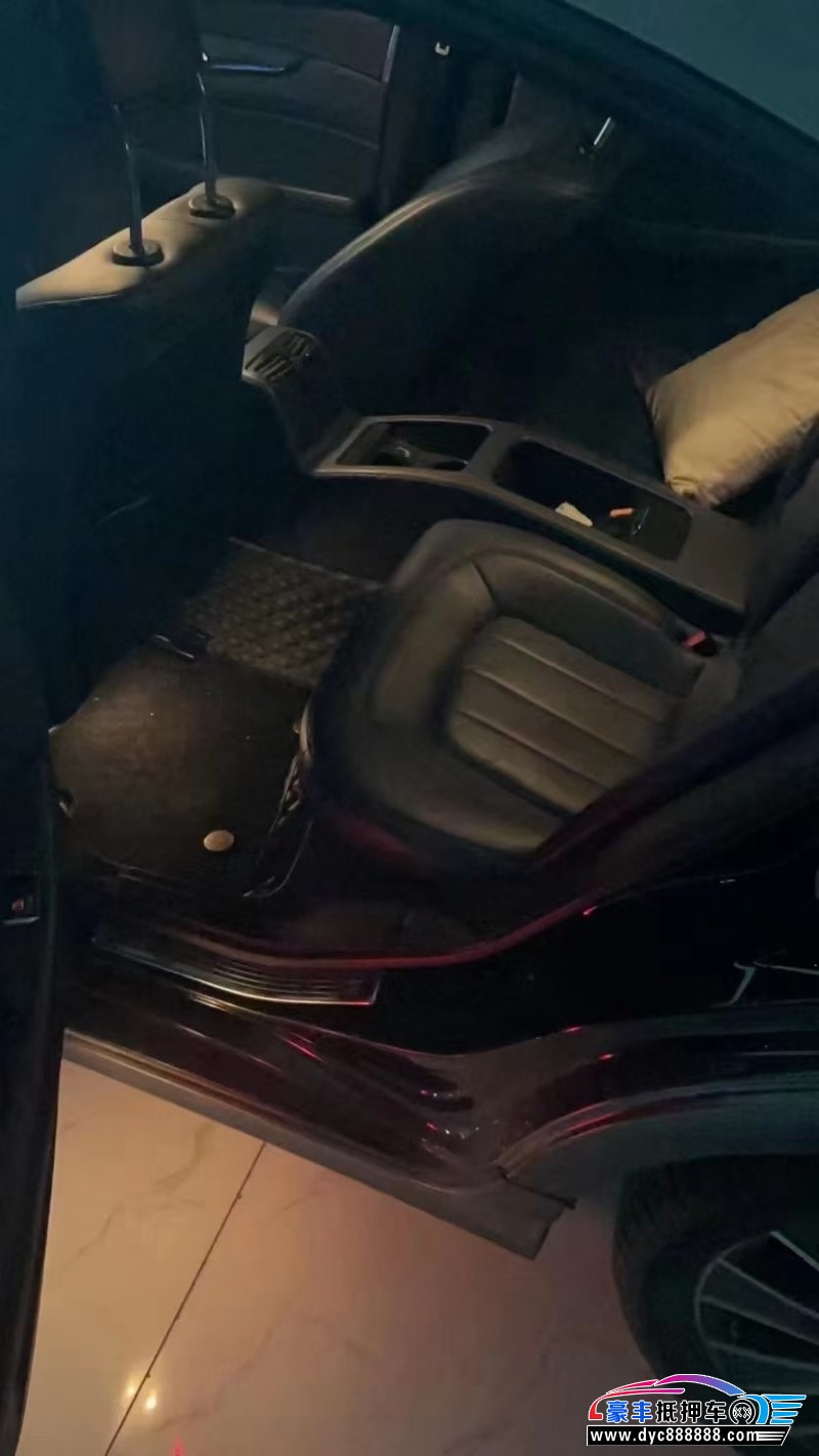 13年奔驰CLS轿车抵押车出售