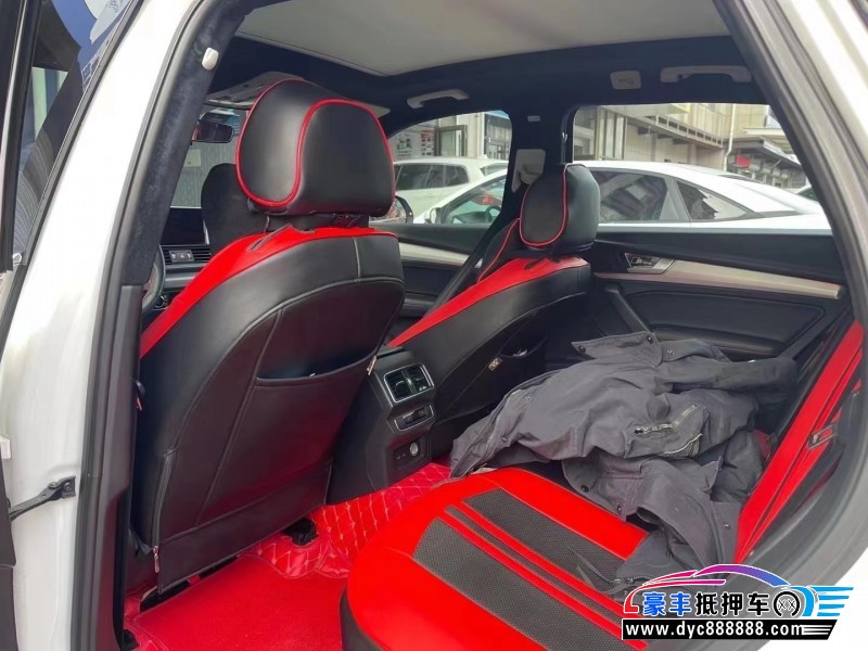 19年奥迪Q5轿车抵押车出售