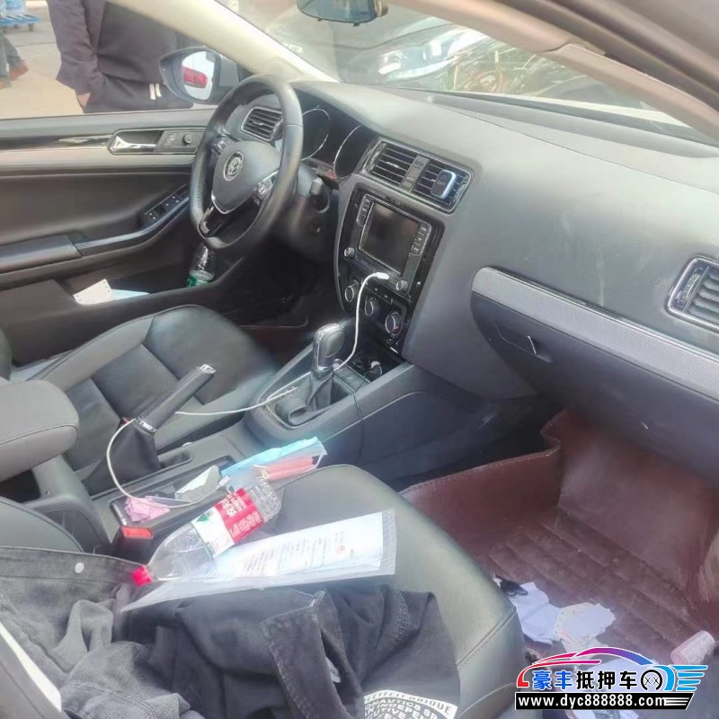 18年大众速腾轿车抵押车出售