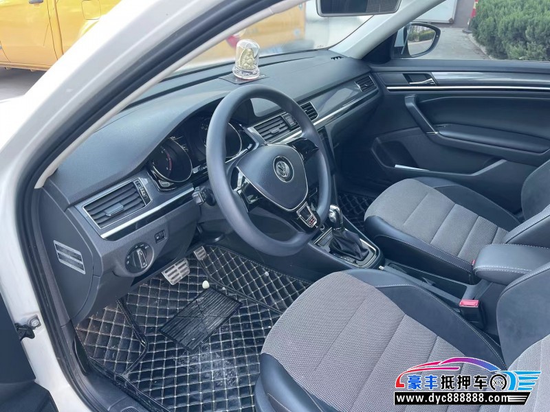 17年大众蔚领轿车抵押车出售