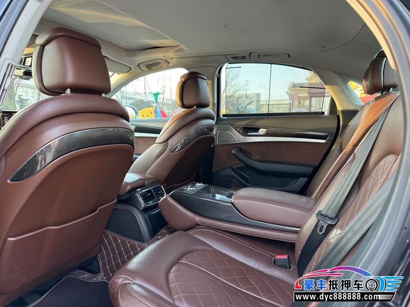 14年奥迪S8轿车抵押车出售