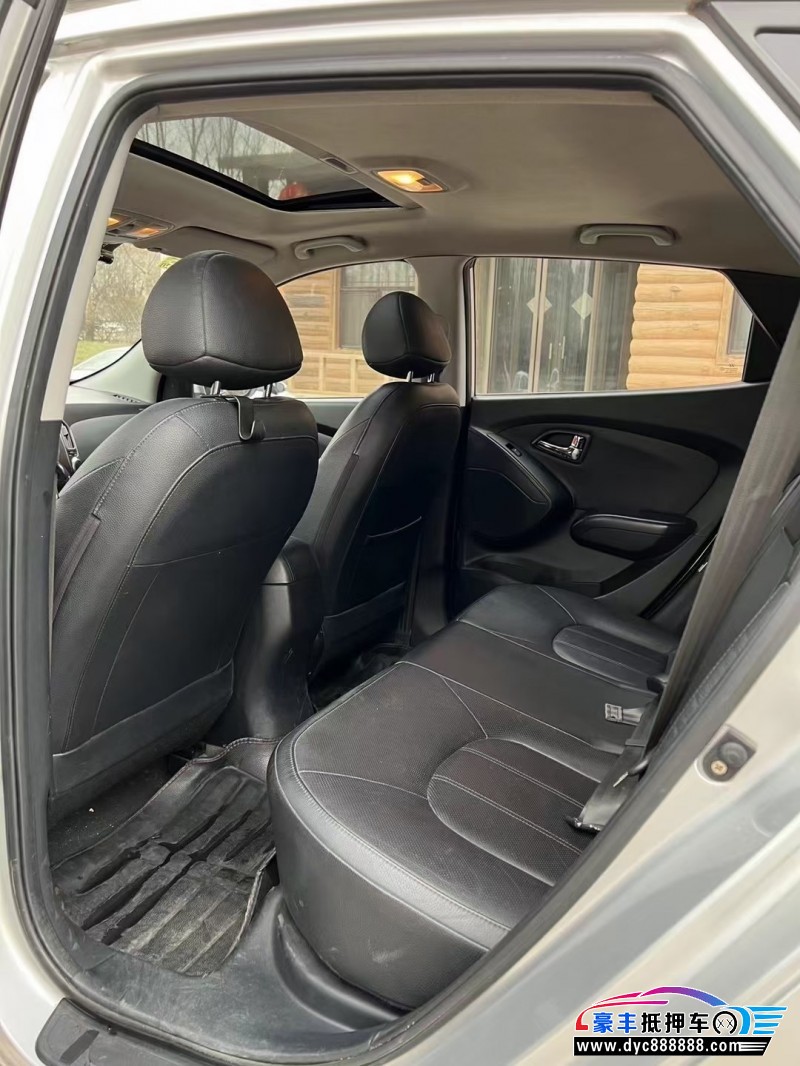 13年现代ix35SUV抵押车出售