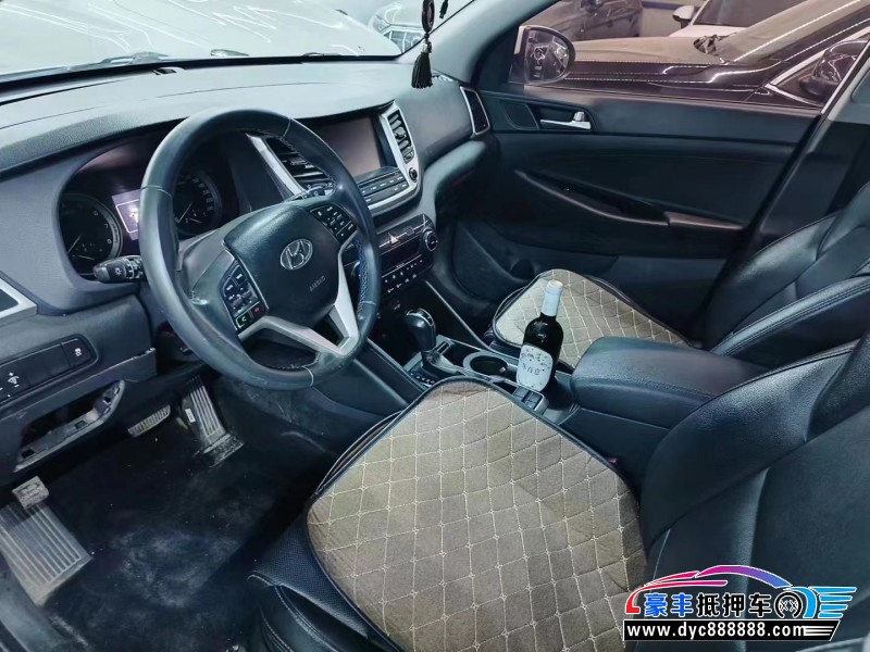 17年现代途胜轿车抵押车出售