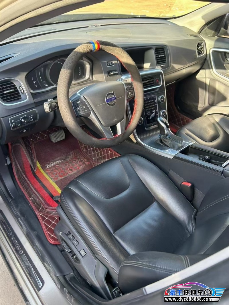 17年沃尔沃V60SUV抵押车出售