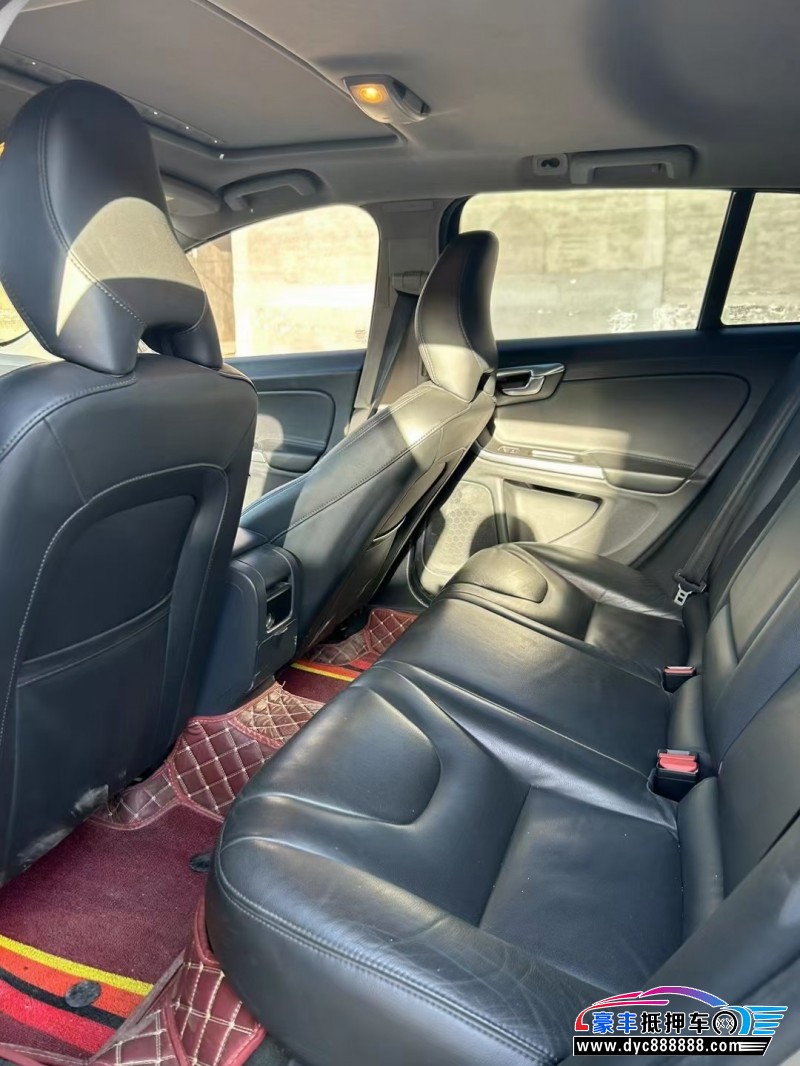 17年沃尔沃V60SUV抵押车出售