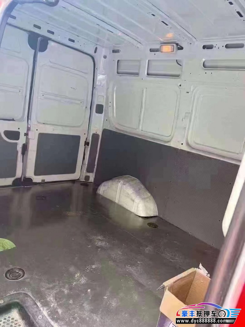 19年上汽大通V80MPV抵押车出售