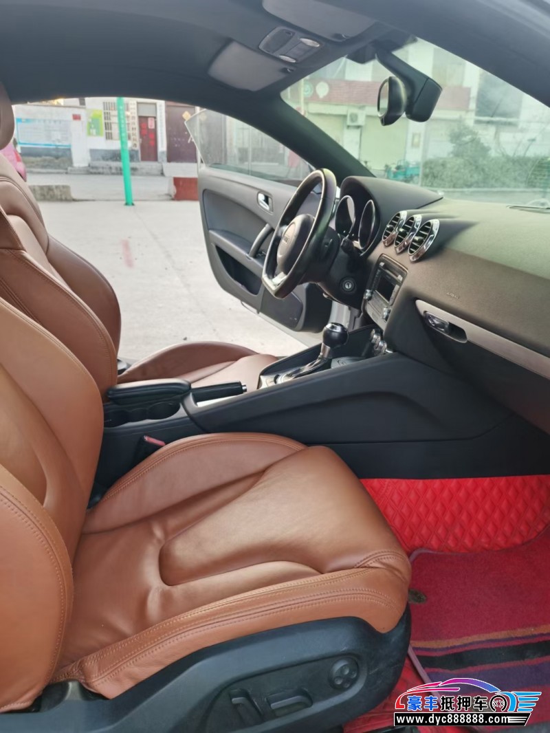 10年奥迪TT轿车抵押车出售