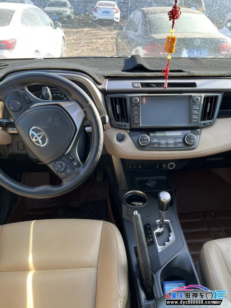 14年丰田RAV4轿车抵押车出售