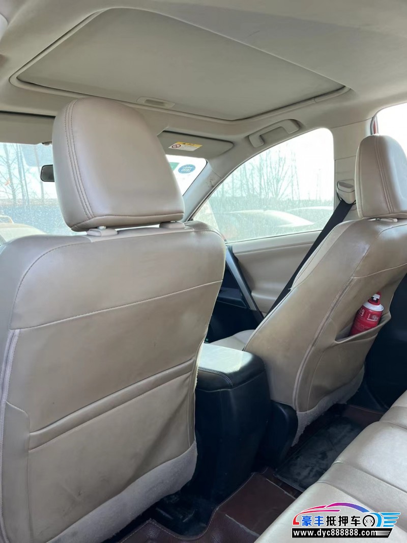 14年丰田RAV4轿车抵押车出售