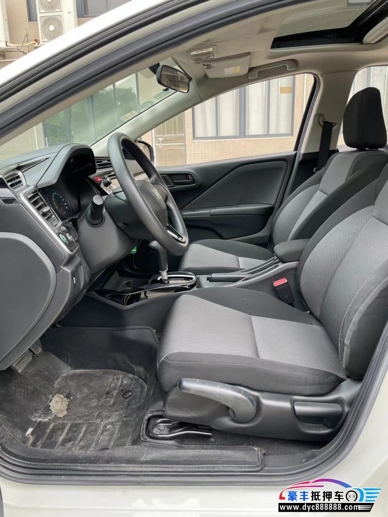 16年本田竞瑞轿车抵押车出售