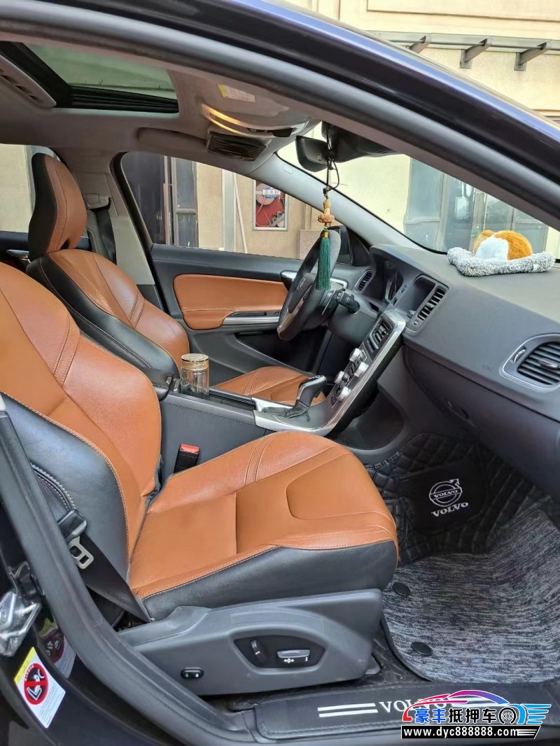 16年沃尔沃V60SUV抵押车出售