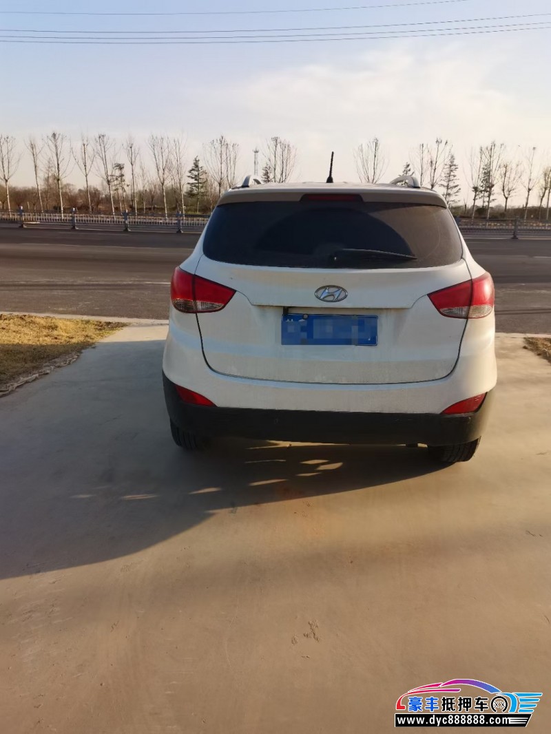 17年现代ix35轿车抵押车出售