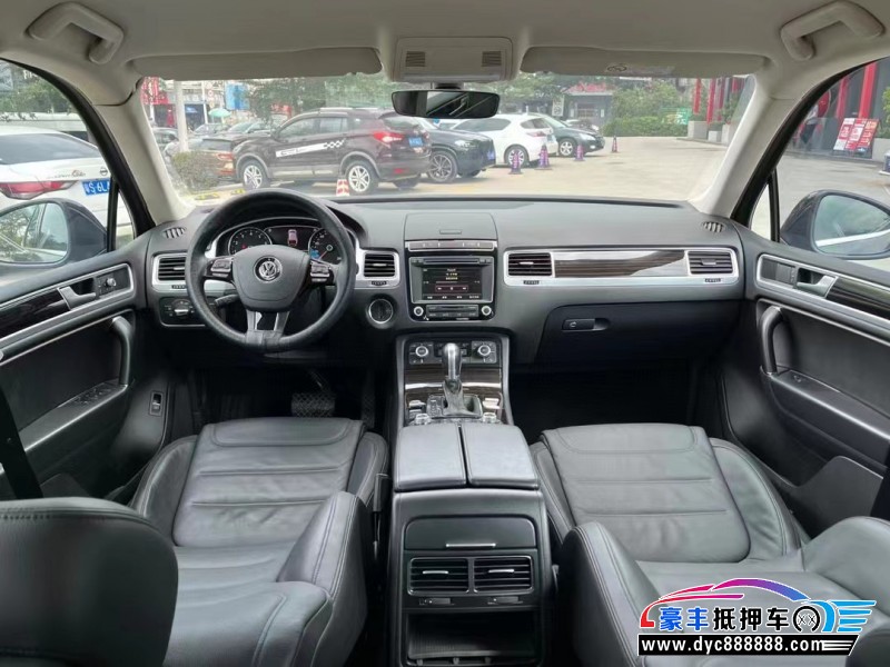 17年大众途锐轿车抵押车出售