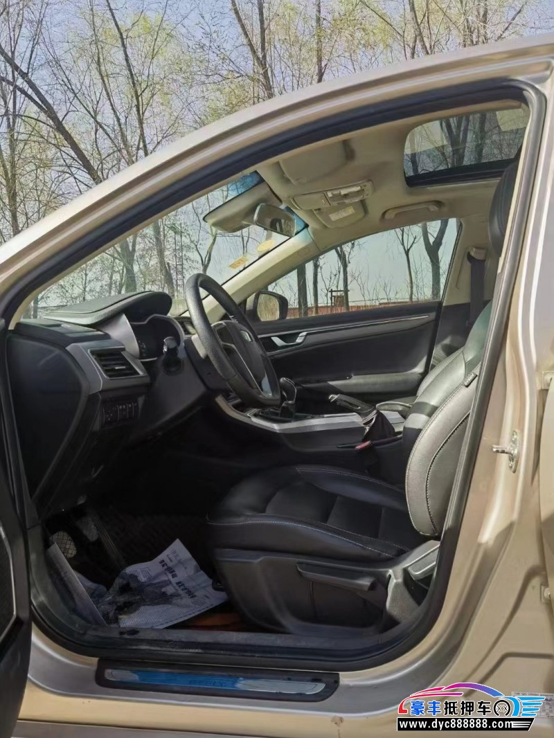 19年吉利帝豪GL轿车抵押车出售