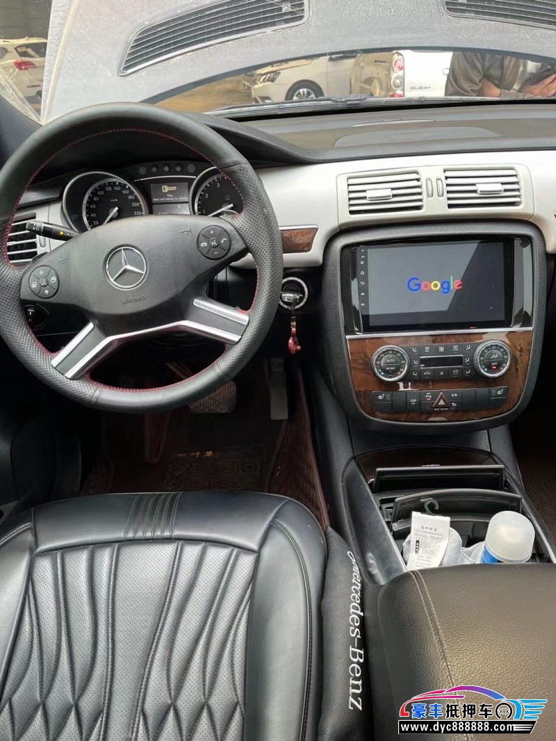 10年奔驰R级轿车抵押车出售