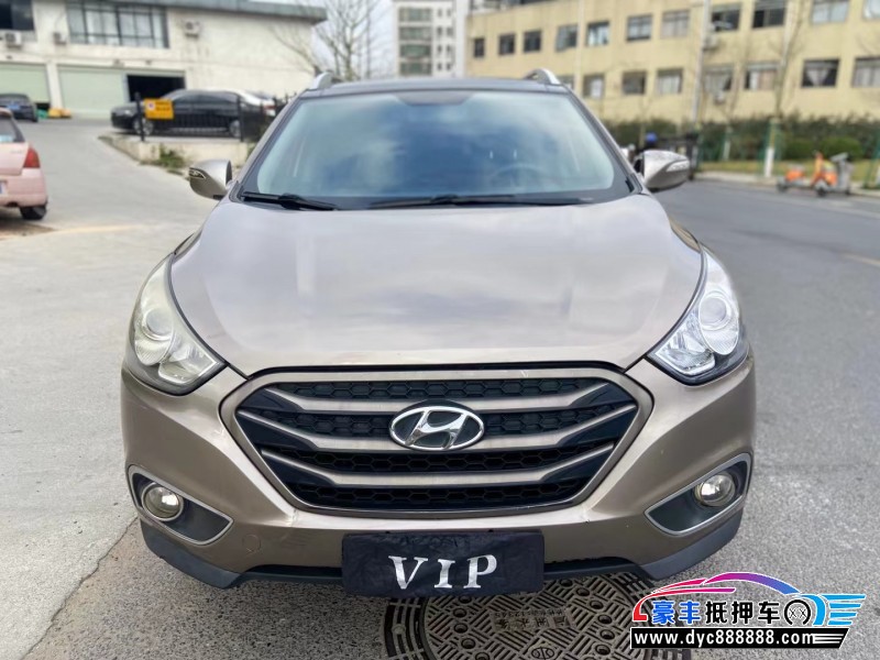 11年现代ix35轿车抵押车出售