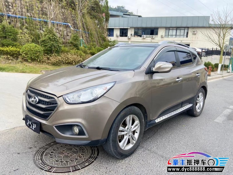 11年现代ix35轿车抵押车出售