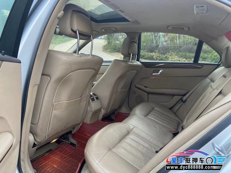 10年奔驰E轿车抵押车出售