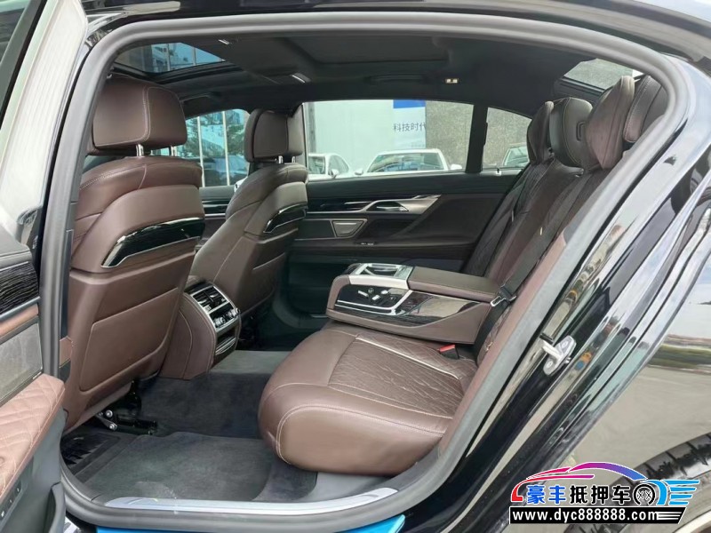 21年宝马7系轿车抵押车出售