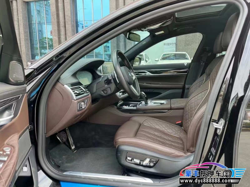 21年宝马7系轿车抵押车出售