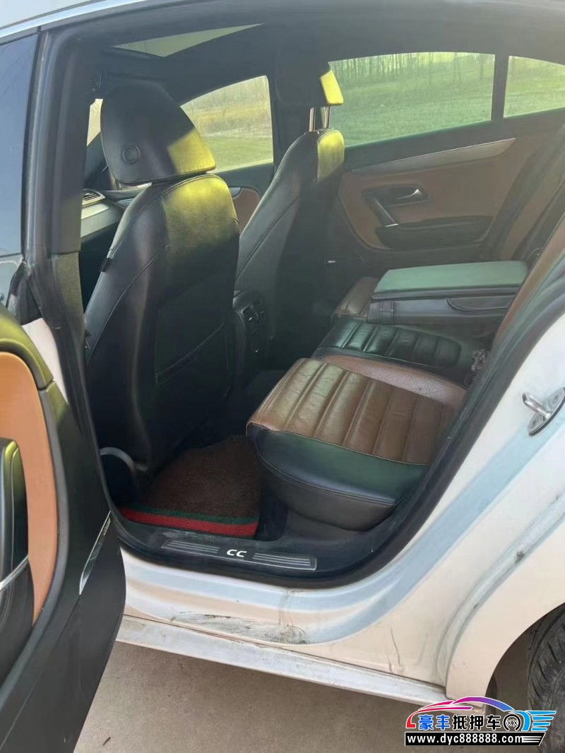 13年大众CC轿车抵押车出售