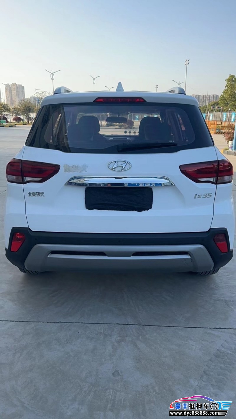 19年现代ix35轿车抵押车出售