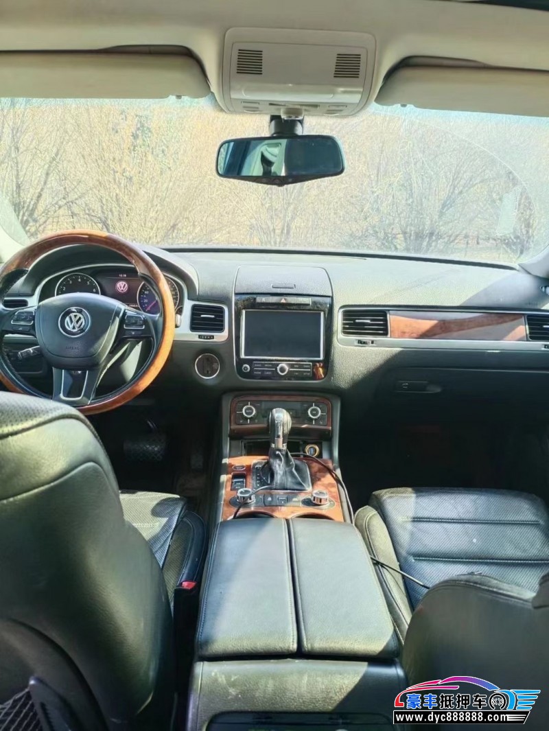 11年大众途锐轿车抵押车出售