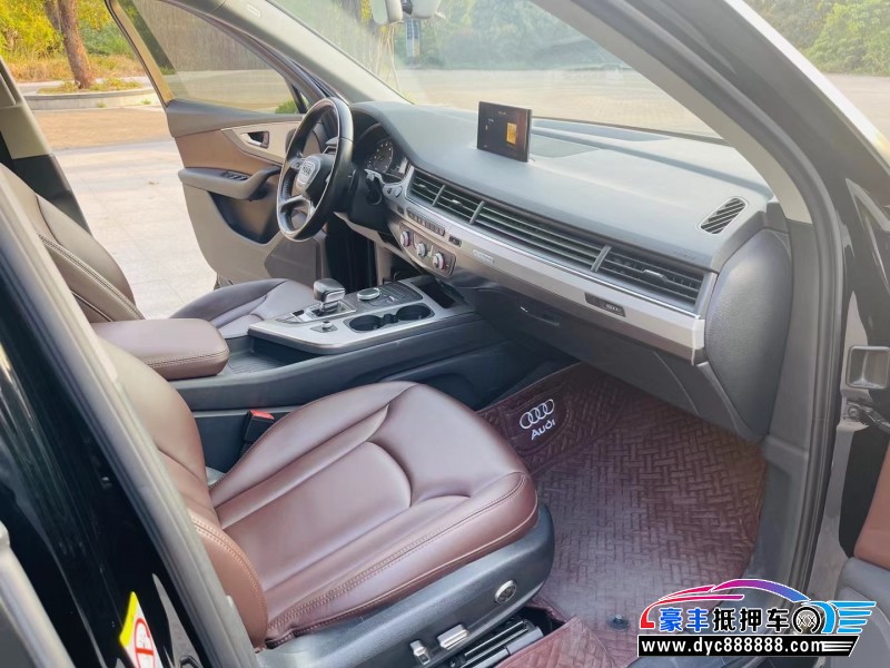 17年奥迪Q7轿车抵押车出售