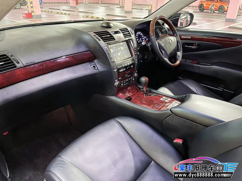 13年雷克萨斯LS轿车抵押车出售