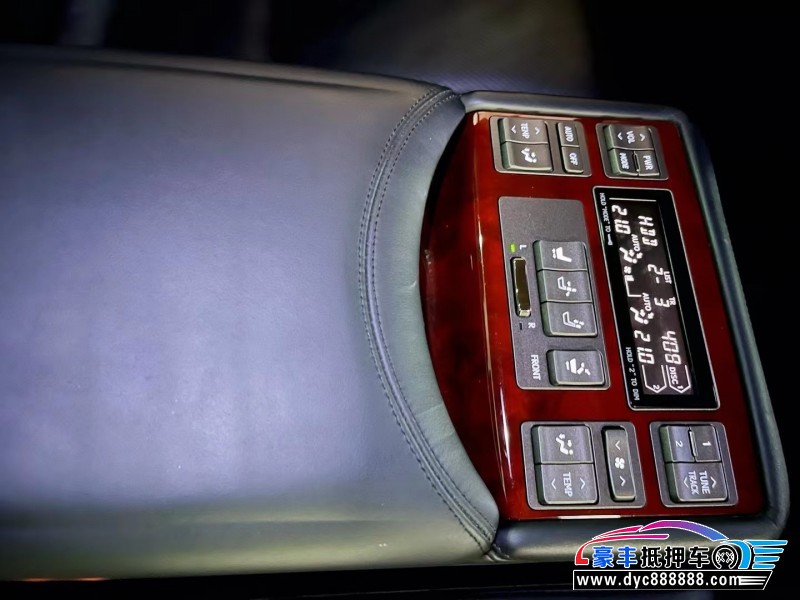 13年雷克萨斯LS轿车抵押车出售