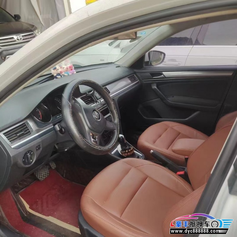 17年大众宝来轿车抵押车出售