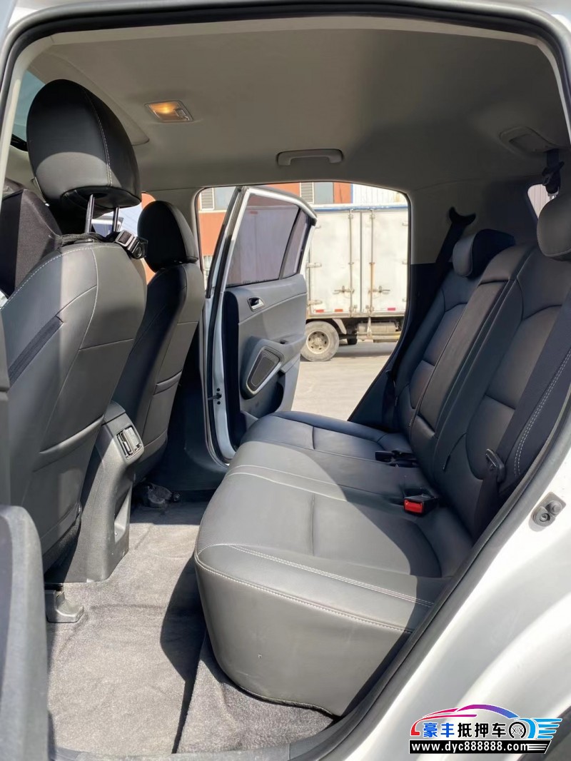 22年现代ix35轿车抵押车出售