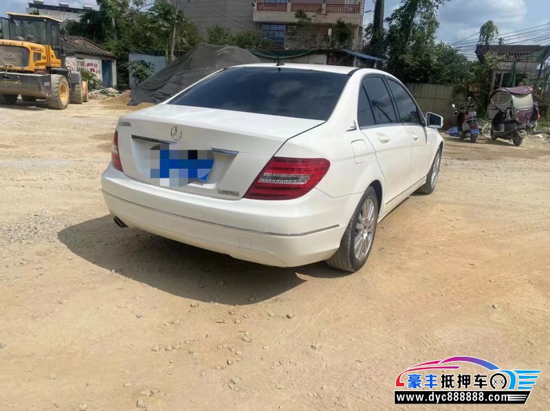 12年奔驰C级轿车抵押车出售