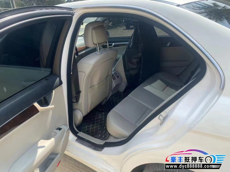 12年奔驰C级轿车抵押车出售