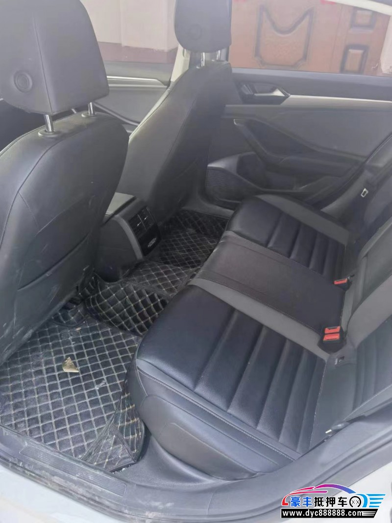 20年大众速腾轿车抵押车出售