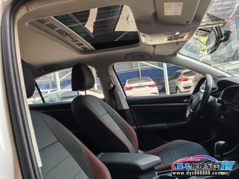 18年大众宝来轿车抵押车出售