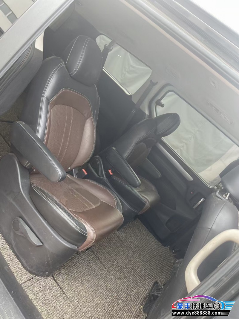 15年上汽大通G10SUV抵押车出售